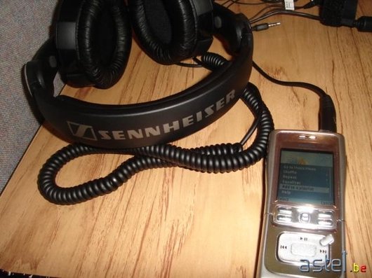 Le Nokia N91 jouant sa musique sans le Sennheiser HD485 - 47 ko